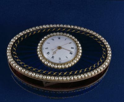 图片[1]-Gold Burned Blue Beaded Oval Box Inlay Watch-China Archive